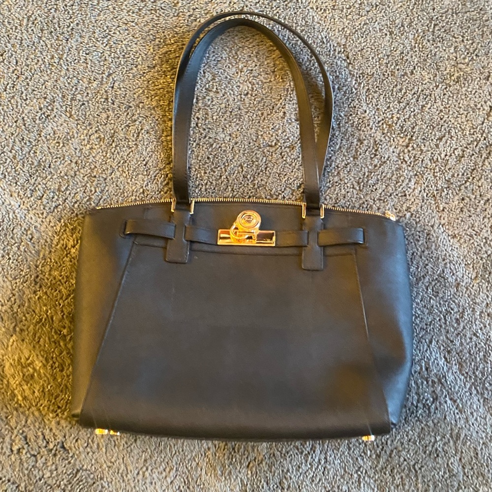 ✨Michael Kors Black Shoulder Bag✨